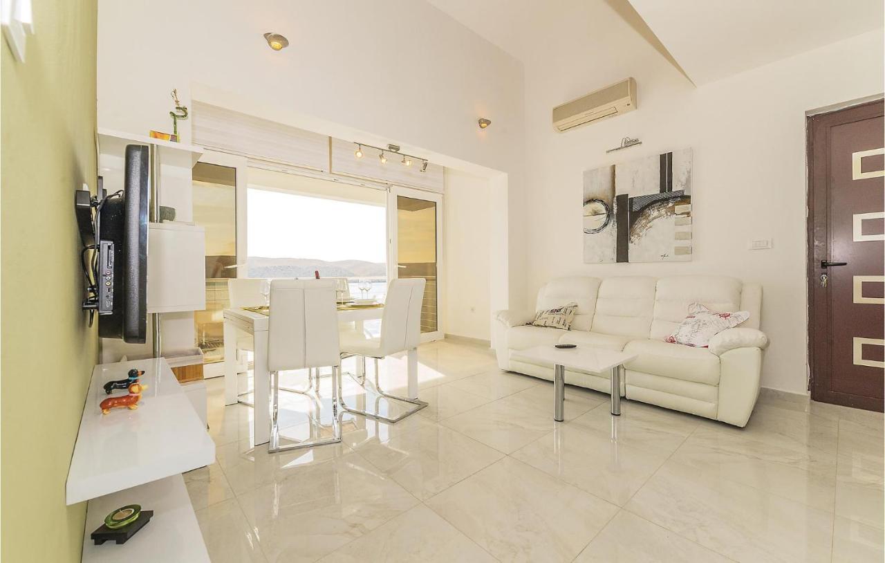 Cozy Apartment In Miskovici With Wifi Exterior foto